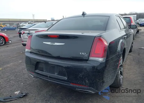 2016 Chrysler 300 300S z USA, uszkodzony, nr VIN 2C3CCABG4GH216819
